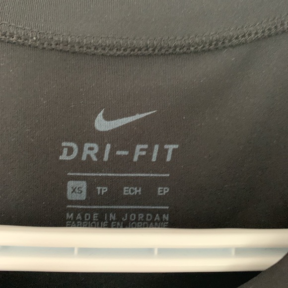 Nike tank top - Picture 2 of 4